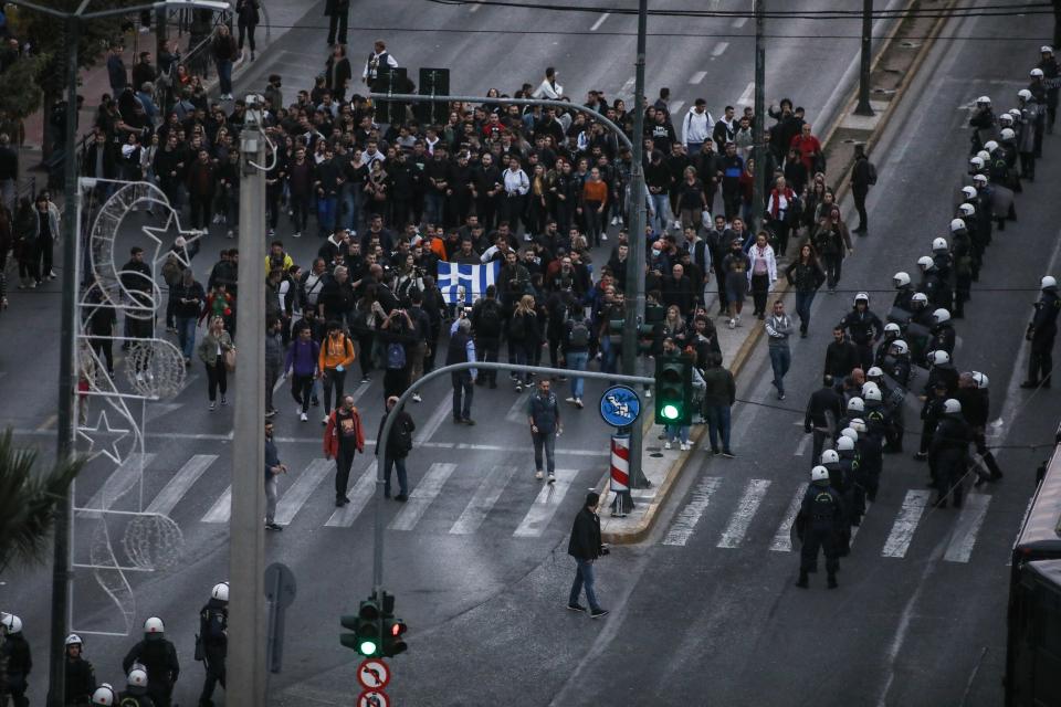  Πανοραμική άποψη της πορείας για την 49η επέτειο από την εξέγερση του Πολυτεχνείου, στο ύψος της Αμερικάνικης Πρεσβείας, Πέμπτη 17 Νοεμβρίου 2022. (ΓΙΑΝΝΗΣ ΠΑΝΑΓΟΠΟΥΛΟΣ/EUROKINISSI) 