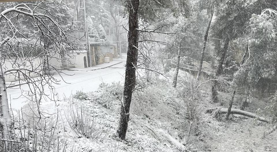 Διόνυσος ώρα 10:00 το πρωί.