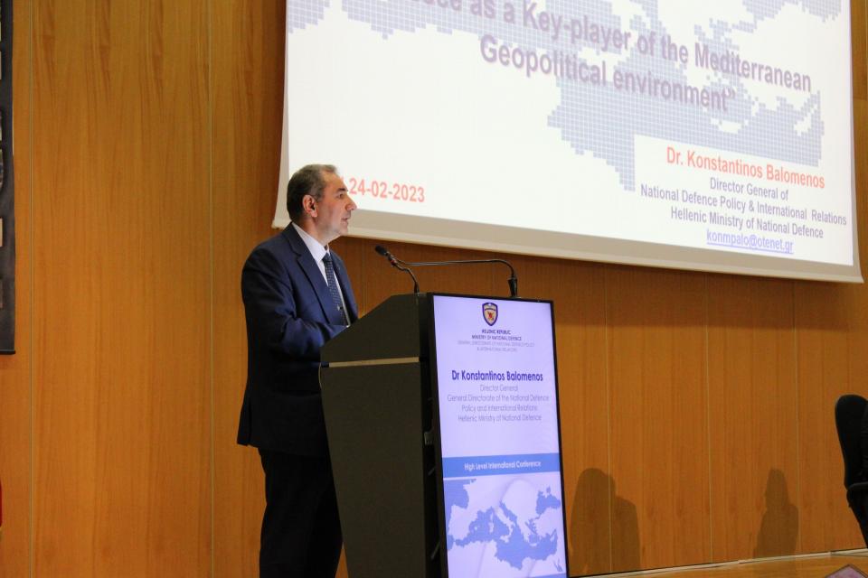 Ο Γενικός Διευθυντής Πολιτικής Εθνικής Άμυνας και Διεθνών Σχέσεων (ΓΔΠΕΑΔΣ) του ΥΠΕΘΑ Δρ. Κωνσταντίνος Μπαλωμένος