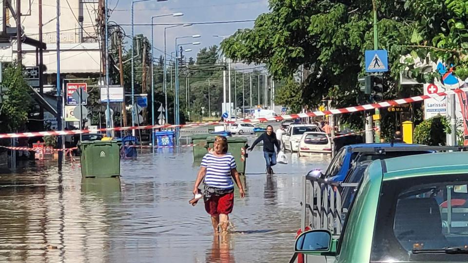 «Ποτάμι» ο δρόμος στην οδό Ιωαννίνων στην είσοδο της πόλης
