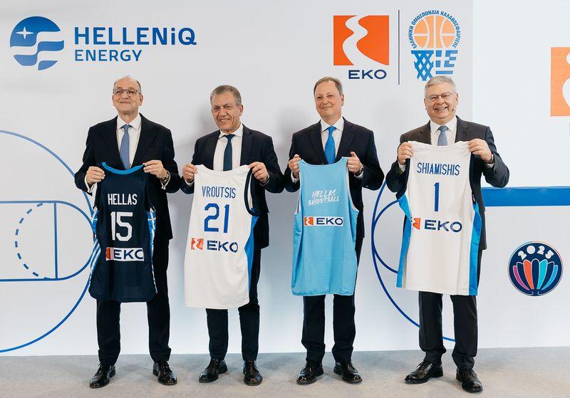 Από αριστερά, ο Πρόεδρος της ΕΟΚ κ. Ευάγγελος Λιόλιος, ο Αναπληρωτής  Υπουργός Αθλητισμού κ. Γιάννης Βρούτσης, ο Πρόεδρος του ΔΣ της HELLENiQ ENERGY κ. Σπήλιος Λιβανός και δίπλα του ο Διευθύνων Σύμβουλος της HELLENiQ ENERGY και της ΕΚΟ κ. Ανδρέας Σιάμισιης. 