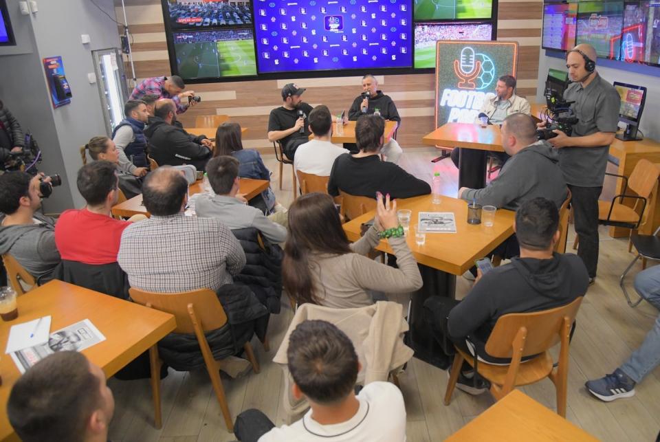 Πάμε Στοίχημα Football Party by Gazzetta σε κατάστημα ΟΠΑΠ της Καλλιθέας