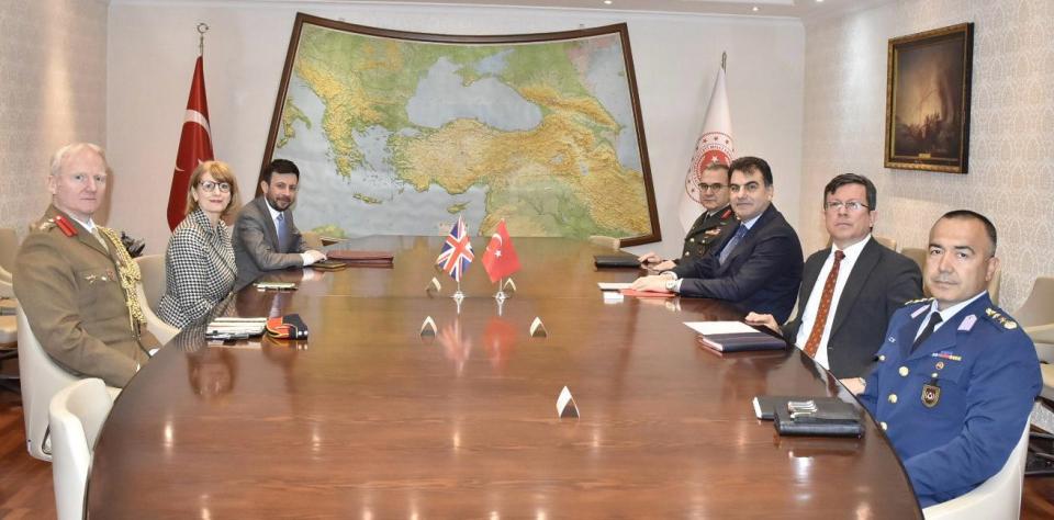  Αντιπροσωπείες  από την Τουρκία και την Βρετανία συναντήθηκαν στην Άγκυρα στις 20 Μαρτίου για να συζητήσουν λεπτομέρειες σχετικά με την προμήθεια του Eurofighter.