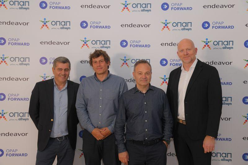  Ο Οδυσσέας Χριστοφόρου, Αναπληρωτής Διευθύνων Σύμβουλος ΟΠΑΠ, ο Παναγιώτης Καραμπίνης, Managing Director της Endeavor Greece, ο Μάρκος Βερέμης, Partner της Big Pi Ventures και Μέλος του Δ.Σ. της Endeavor Greece και ο Jan Karas, Πρόεδρος και Διευθύνων Σύμβουλος ΟΠΑΠ 