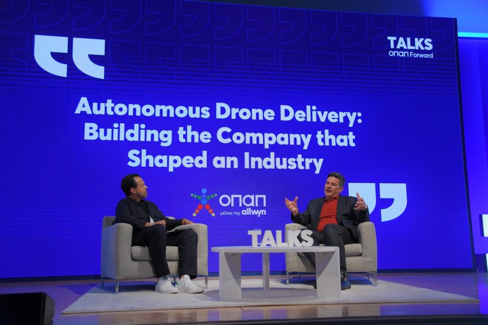  Ο Ανδρέας Ραπτόπουλος, Ιδρυτής και CEO της Matternet στο fireside chat με τον Απόστολο Κουμαρίνο, Ιδρυτή των theSPEAKERS 