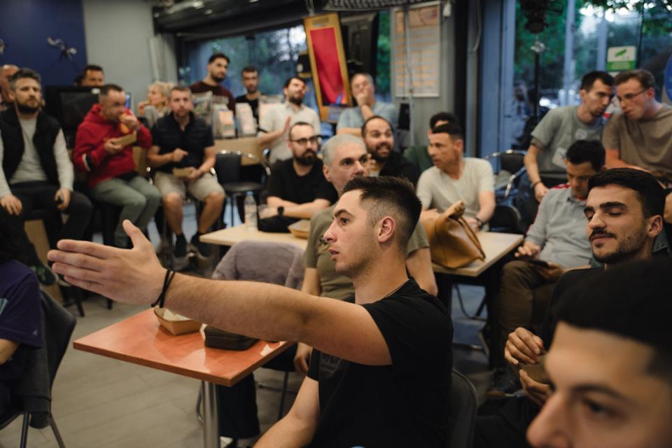  Φίλαθλοι όλων των ομάδων παρακολούθησαν με αγωνία τα ντέρμπι Ολυμπιακός-ΠΑΟΚ και ΑΕΚ-Παναθηναϊκός 