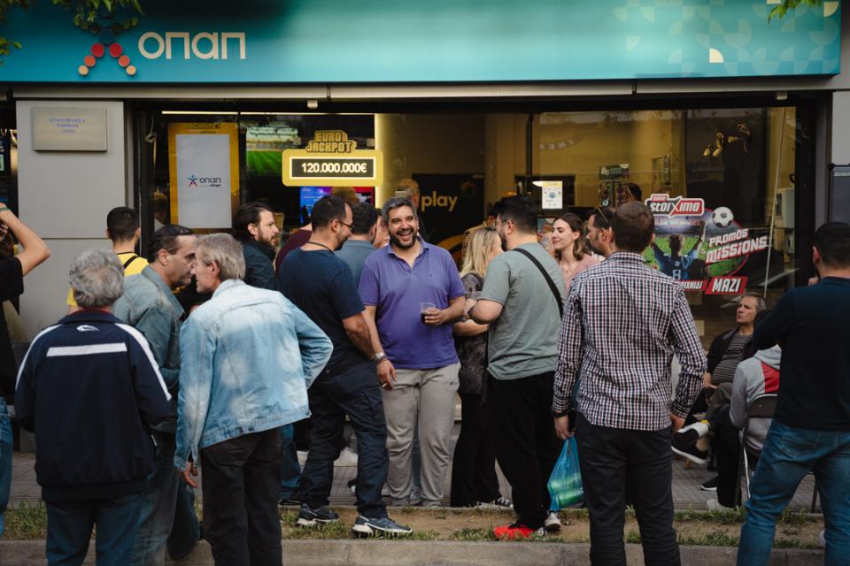  Πάμε Στοίχημα Football Party by Gazzetta σε κατάστημα ΟΠΑΠ στο Αιγάλεω 