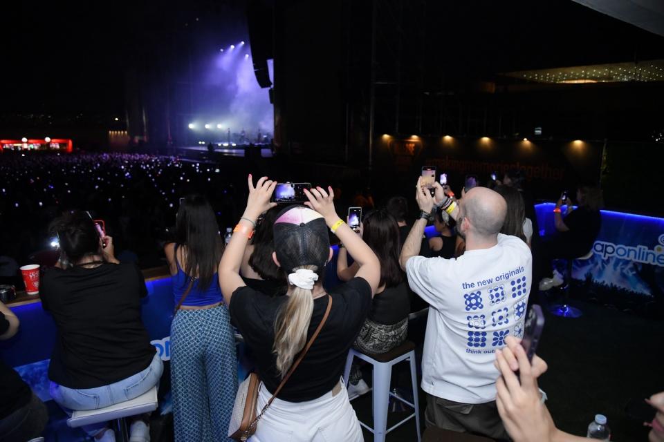 Η συναυλία των London Grammar από το VIP μπαλκόνι του opaponline.gr