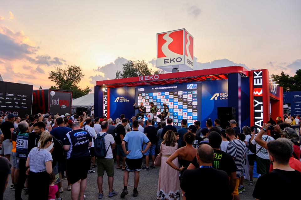  Meet the Crews” στο περίπτερο της ΕΚΟ, στο EKO Ράλλυ Ακρόπολις Service Park στη Λαμία. 