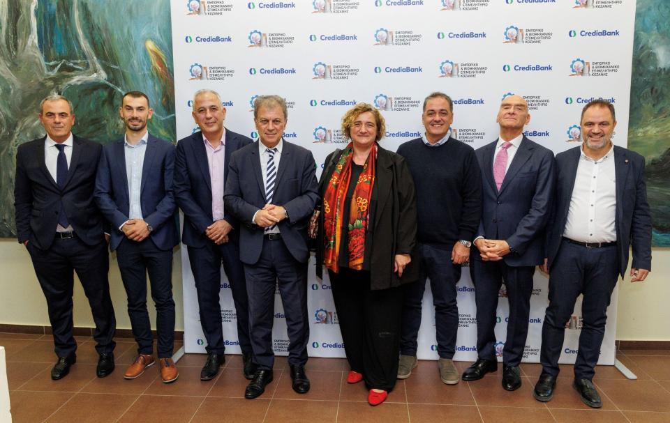  Οι ομιλητές του 1ου πάνελ της Ημερίδας: , κ. Στυλιανός Ηλιάδης, Γενικός Διευθυντής Λιανικής Τραπεζικής &amp; Διαχείρισης Περιουσίας CrediaBank, κ. Βασίλης Καραπάς, Γεωπόνος &amp; Ιδιοκτήτης επιχείρησης «Γεύση Βουνού», κ. Γεώργιος Χριστοφορίδης, Αντιπρύτανης Έρευνας και Καινοτομίας Πανεπιστημίου Δυτικής Μακεδονίας, κ. Γιώργος Αμανατίδης, Περιφερειάρχης Δυτικής Μακεδονίας, κα Βαλίνα Ρόζα, Πρόεδρος του Επιμελητηρίου Φλώρινας, κ. Γιάννης Κοκκαλιάρης, Δήμαρχος Κοζάνης, κ. Αιμίλιος Γιαννόπουλος, Ανεξάρτητο Μη Εκτελεστικό Μέλος Δ.Σ. CrediaBank, , κ. Γιάννης Μητλιάγκας, Πρόεδρος του Εμπορικού &amp; Βιομηχανικού Επιμελητηρίου Κοζάνης 