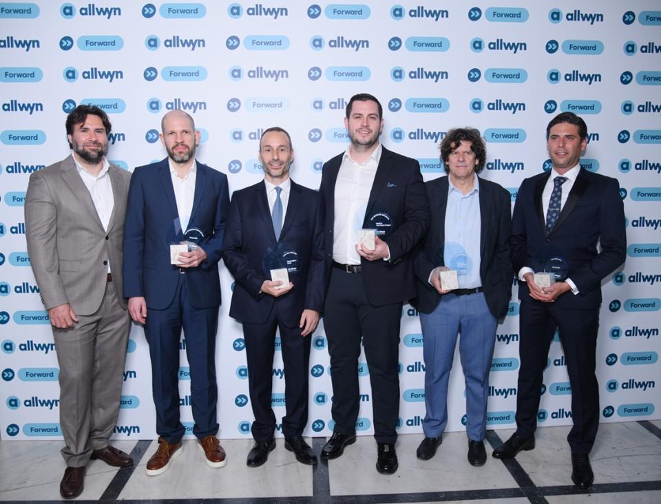  Οι επιχειρηματίες που βραβεύτηκαν στα Forward Awards 2026: Κωνσταντίνος Νικόλαρος, Συνιδρυτής και CEO της Pharm24, Κωνσταντίνος Βαβλιάκης, Συνιδρυτής και Chief Technology Officer της Pharm24, Αντώνης Βεζύρογλου, Ιδρυτής &amp; CEO της Vezyroglou Farm, Νίκος Μουτσουρούφης, Ιδρυτής και CEO της Mailo’s The Pasta Project, Γιάννης Μανδάλας, Διευθύνων Σύμβουλος της Mediterra, Αριστοτέλης Ιγνατίδης, Διευθύνων Σύμβουλος της Ari Foods