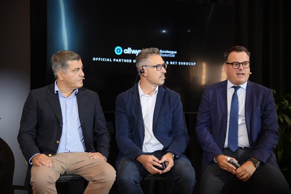  Οδυσσέας Χριστοφόρου, Αναπληρωτής Διευθύνων Σύμβουλος της Allwyn Hellas, Lukas Antos, Chief Customer Officer της Allwyn Hellas και Gawain Davies, Chief Commercial Officer της Euroleague Basketball 