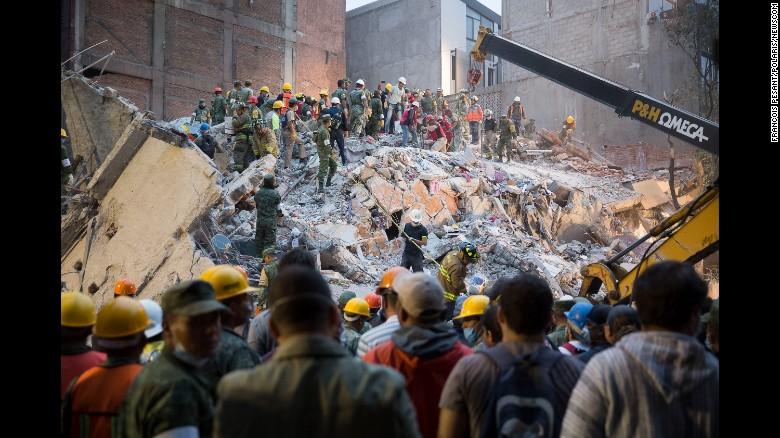 Σεισμός στο Μεξικό: Αδιάκοπες έρευνες για τον εντοπισμό επιζώντων-225 νεκροί και πλήθος αγνοουμένων