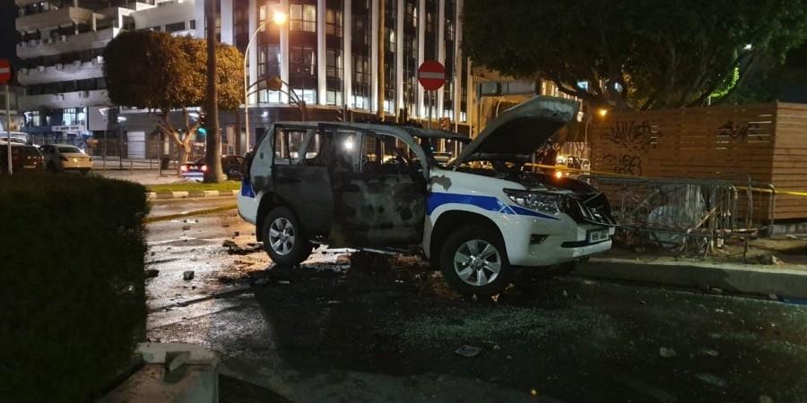 Πεδίο μάχης η Λεμεσός: Συμπλοκές αστυνομικών με διαδηλωτές για τα μέτρα κατά του κορονοϊού (ΒΙΝΤΕΟ)