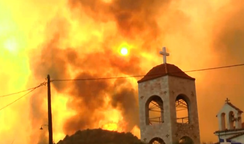 Νύχτα αγωνίας στην Λακωνία από δύο μεγάλα πύρινα μέτωπα