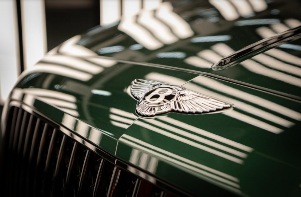 Η ολοκαίνουργια Bentley Flying Spur - Η πιο φθηνή 430.000 ευρώ