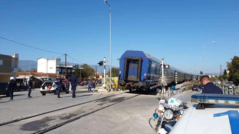 Τροχαίο σοκ στα Τρίκαλα - Σύγκρουση τρένου με αυτοκίνητο - Νεκρή η οδηγός