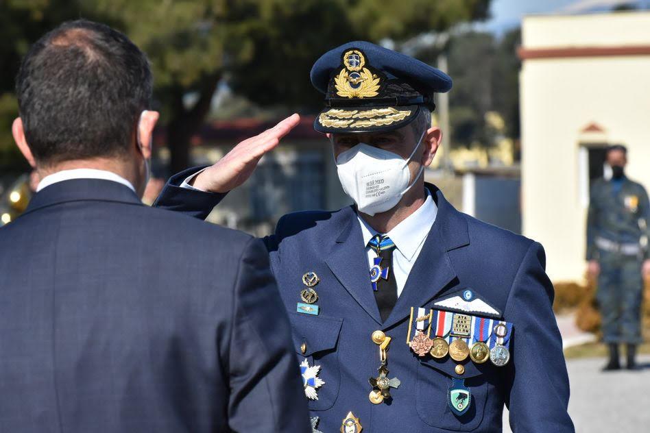 <blockquote class="twitter-tweet"><p lang="el" dir="ltr">?ΛΑΡΙΣΑ <br>ΑΡΧΗΓΕΙΟ ΤΑΚΤΙΚΗΣ ΑΕΡΟΠΟΡΙΑΣ<br><br>Ο μέχρι πρότινος Επιτελάρχης <a href="https://twitter.com/hashtag/%CE%93%CE%95%CE%95%CE%98%CE%91?src=hash&amp;amp;ref_src=twsrc%5Etfw">#ΓΕΕΘΑ</a> <br>Αντιπτέραρχος (Ι) Γεώργιος Φασούλας <br>ανέλαβε Αρχηγός ΑΤΑ.<br><br>Του εύχομαι υγεία, τύχη &amp;amp;<br>«ΡΩΜΗ ΜΕΤΑ ΦΡΟΝΗΣΕΩΣ»<a href="https://twitter.com/Hellenic_MOD?ref_src=twsrc%5Etfw">@Hellenic_MOD</a> <a href="https://twitter.com/hndgspio?ref_src=twsrc%5Etfw">@hndgspio</a> <a href="https://twitter.com/HAFspokesman?ref_src=twsrc%5Etfw">@HAFspokesman</a> <a href="https://t.co/4iG3zjvENZ">pic.twitter.com/4iG3zjvENZ</a></p>&amp;mdash; GEN Konstantinos Floros (@ChiefHNDGS) <a href="https://twitter.com/ChiefHNDGS/status/1489580895342370817?ref_src=twsrc%5Etfw">February 4, 2022</a></blockquote> <script async src="https://platform.twitter.com/widgets.js" charset="utf-8"></script> 