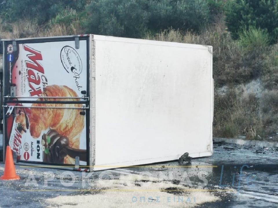Συγκλονίζουν οι εικόνες από τροχαίο στην Κρήτη-Μια 20χρονη νεκρή, 5 τραυματίες