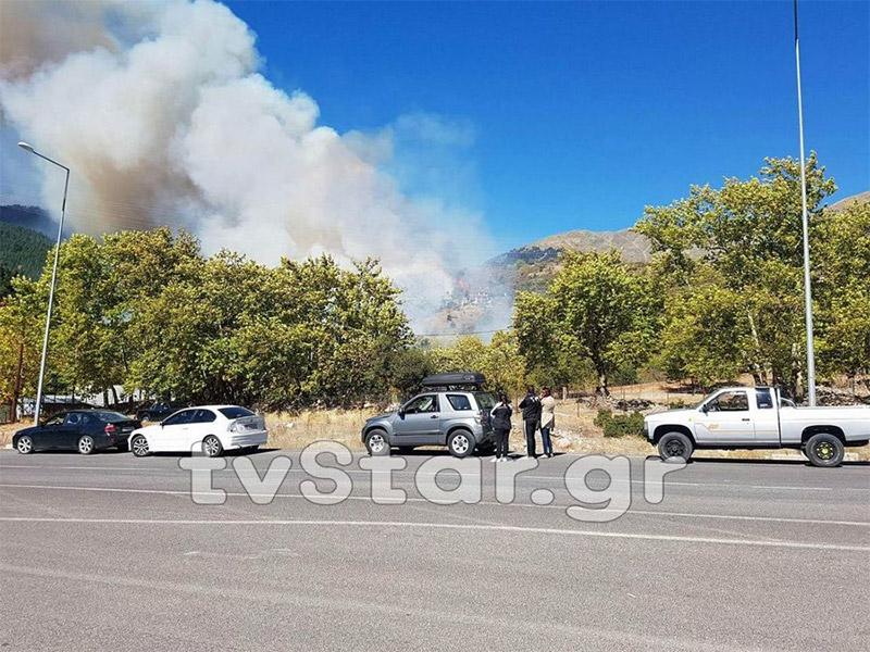 Μεγάλη πυρκαγιά στο Καρπενήσι - Κοντά σε ξενοδοχείο η πύρινη «μάχη»! (ΦΩΤΟ + ΒΙΝΤΕΟ)