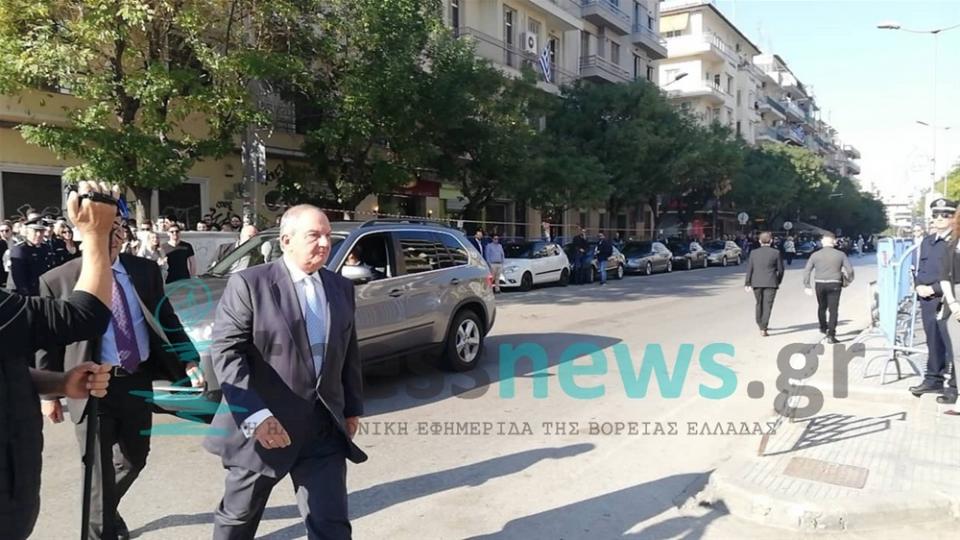 Με χειρκροτήματα υποδέχθηκαν οι Θεσσαλονικείς, στον Άγιο Δημήτριο, Παυλόπουλο, Μητσοτάκη, Καραμανλή