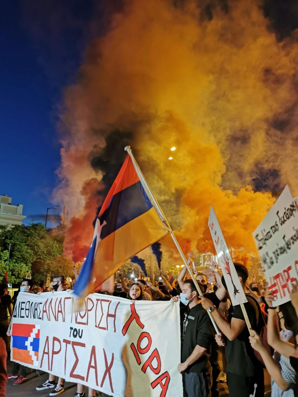 Αρμένιοι και Έλληνες διαδήλωσαν κατά των επιθέσεων Τούρκων και Αζέρων κατά των Αρμενίων