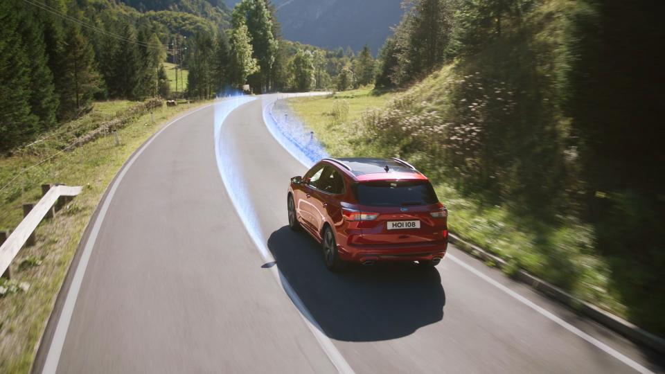 Το Ford Kuga θριάμβευσε στη νέα αξιολόγηση των τεχνολογιών υποβοήθησης της οδήγησης του Euro NCAP