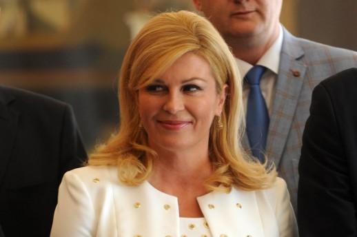 Ένας επιπλέον λόγος για να δούμε το Μουντιάλ: Η πανέμορφη Πρόεδρος της Κροατίας, Κολίντα Γκράμπαρ Κιτάροβιτς! (ΦΩΤΟ)