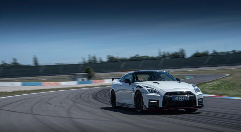 Nissan GT-R: η γέννηση ενός θρύλου – Είναι όμως για λίγους τυχερούς..! (ΒΙΝΤΕΟ-ΦΩΤΟ)