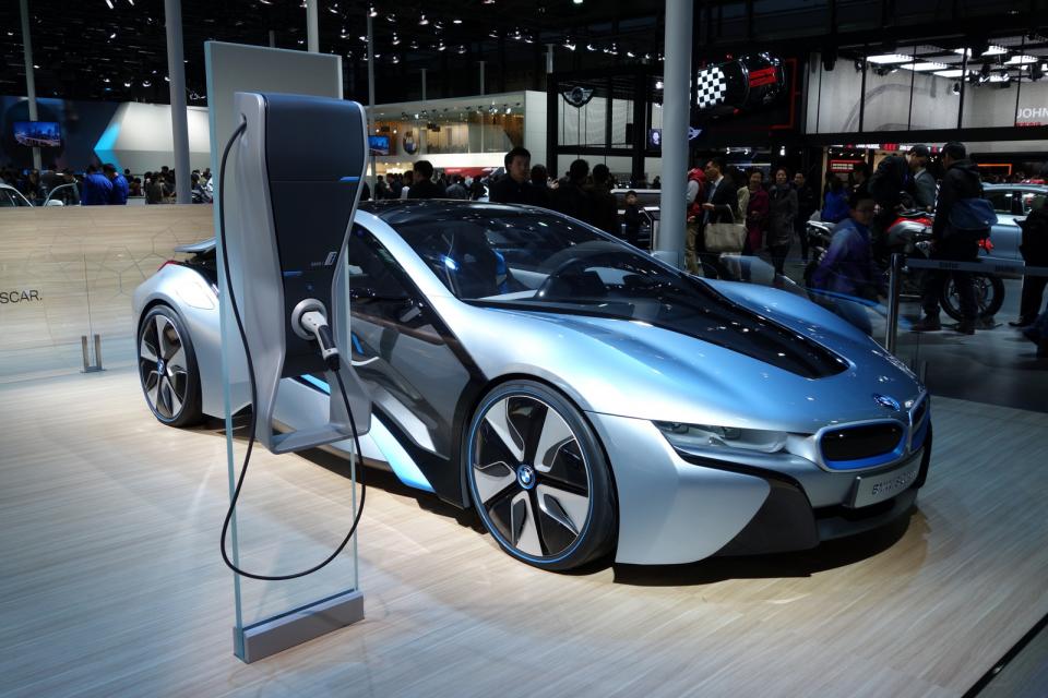 Η BMW μέχρι το 2025 θα παρουσιάσει 25 νέα ηλεκτρικά μοντέλα
