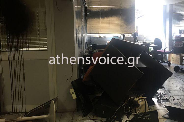 Επίθεση του Ρουβίκωνα στα γραφεία της Athens Voice (Video)