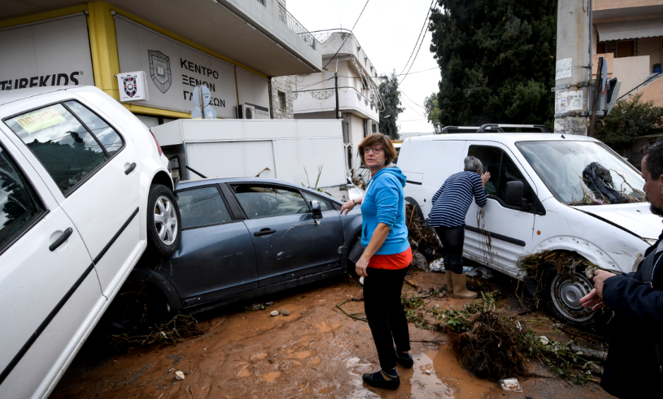 ΑΠΙΣΤΕΥΤΗ ΚΑΤΑΣΤΡΟΦΗ ΣΕ ΜΑΝΔΡΑ ΚΑΙ ΝΕΑ ΠΕΡΑΜΟ