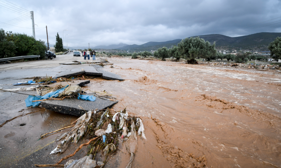 ΑΠΙΣΤΕΥΤΗ ΚΑΤΑΣΤΡΟΦΗ ΣΕ ΜΑΝΔΡΑ ΚΑΙ ΝΕΑ ΠΕΡΑΜΟ