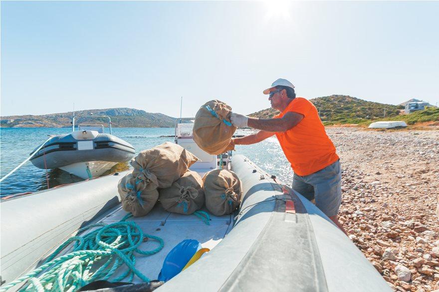 Project Typhoon: Ο «Τυφώνας» που σαρώνει τα σκουπίδια από τις ελληνικές ακτές