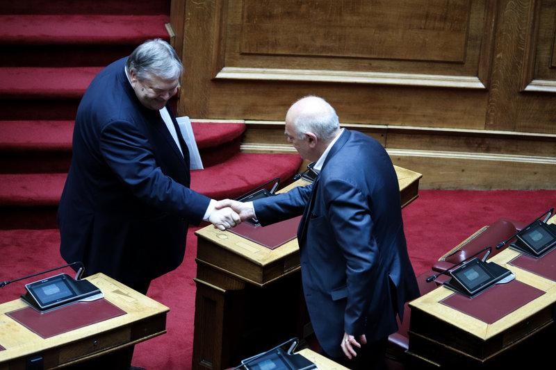 Σε φορτισμένο συναισθηματικά κλίμα η τελευταία ομιλία του Ευάγγελου Βενιζέλου στη Βουλή