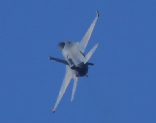 Το πρώτο ελληνικό F-16 Viper με σειριακό αριθμό &quot;005&quot;  ολοκλήρωσε σήμερα με επιτυχία την πρώτη του πτήση, που διήρκησε 61 λεπτά. 