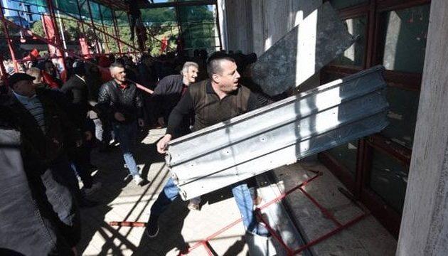 Χαμός στην Αλβανία – Ο Μπερίσα ζητεί τη σύλληψη του Ράμα