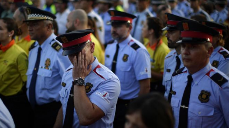 DW: Σε ποιον θα υπακούσει η Καταλανική Αστυνομία;