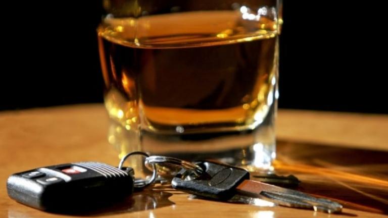 Αφαίρεση διπλώματος δια βίου για όσους συλληφθούν δεύτερη φορά να οδηγούν υπό την επήρεια αλκοόλ