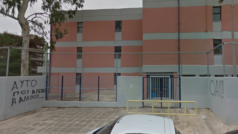 Ανώμαλος αυνανιζόταν βλέποντας παιδάκια έξω Νηπιαγωγείο και Δημοτικό στη Γλυφάδα 