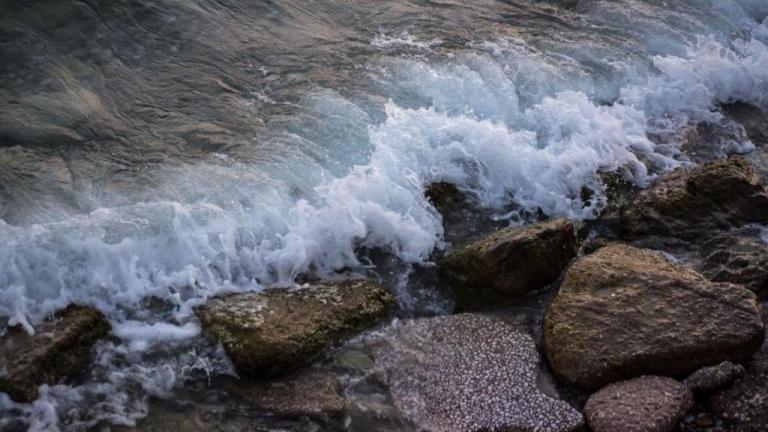 Χωρίς τις αισθήσεις της εντοπίστηκε μια 33χρονη γυναίκα σε βράχια