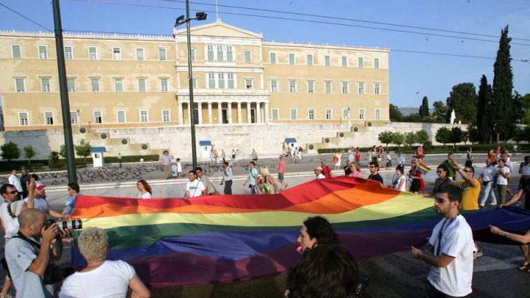 Υπερψηφίστηκε επί της αρχής το νομοσχέδιο για την ταυτότητα φύλου από ΣΥΡΙΖΑ, ΑΝΕΛ, ΔΗΣΥ και ΠοτάμΙ 