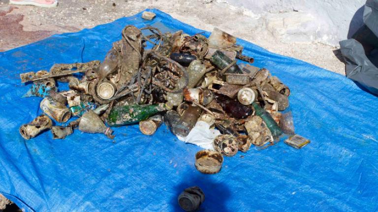 Λίμνη Βουλιαγμένης: Έβγαλαν από το βυθό 339 σκουπίδια (ΦΩΤΟ)