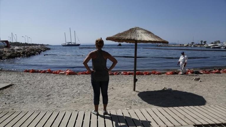 Μαύρες παραλίες: Το κολύμπι απαγορεύεται με υπουργική απόφαση