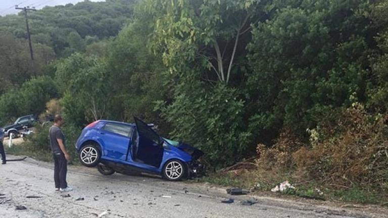 Αγρίνιο: Ανείπωτη τραγωδία στην άσφαλτο - Δύο παλικάρια νεκρά, ένας τραμαυτίας