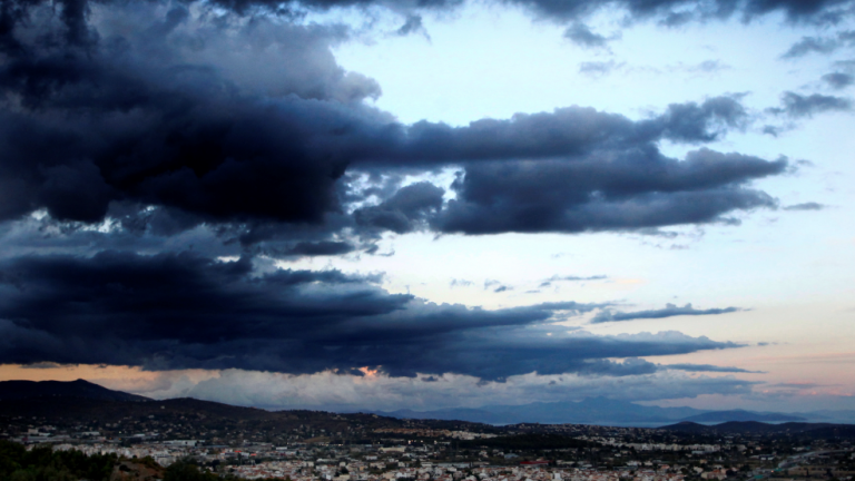 Καιρός 28/10: Προσοχή από τον Καλλιάνο - Νέα επιδείνωση!