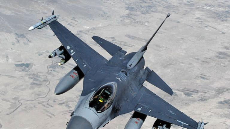 ΠΑΡΜΕΝΙΩΝ 2017:Στιγμές αγωνίας με F-16 που παρουσίασε σοβαρή βλάβη στον αέρα