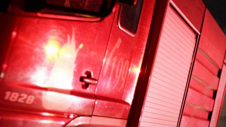 Υπό μερικό έλεγχο η φωτιά σε υπόγειο πάρκινγκ στη Γλυφάδα - Κάηκαν 9 ΙΧ