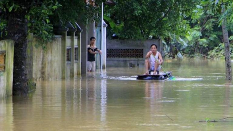 Βιετνάμ: 37 νεκροί, 40 αγνοούμενοι εξαιτίας πλημμυρών και κατολισθήσεων