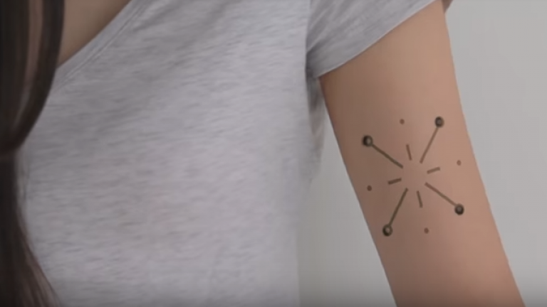 Τα έξυπνα τατουάζ που προστατεύουν τον οργανισμό μας (ΒΙΝΤΕΟ)